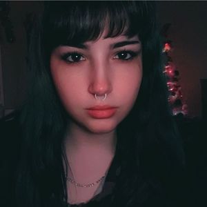 Meet your Posher, Cassandra